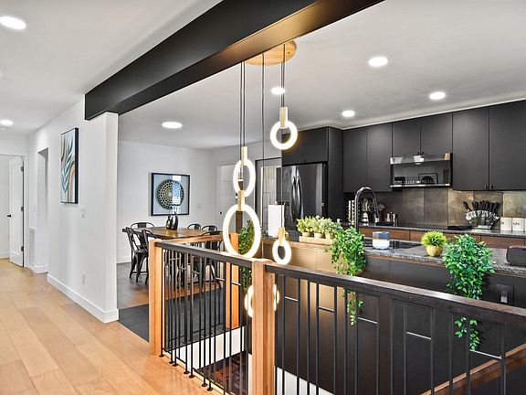 4th image of 5309 Admiral Dr
