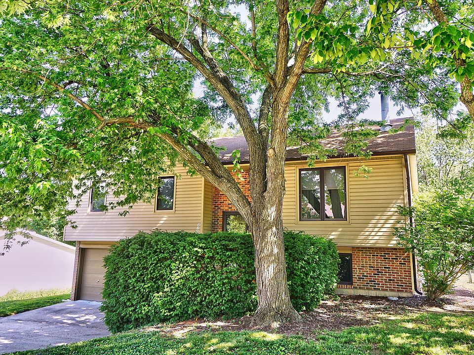 1st image of 2104 Bridgewater Dr