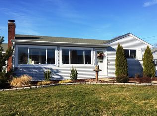 9 Mohican Trl, Old Saybrook, CT 06475