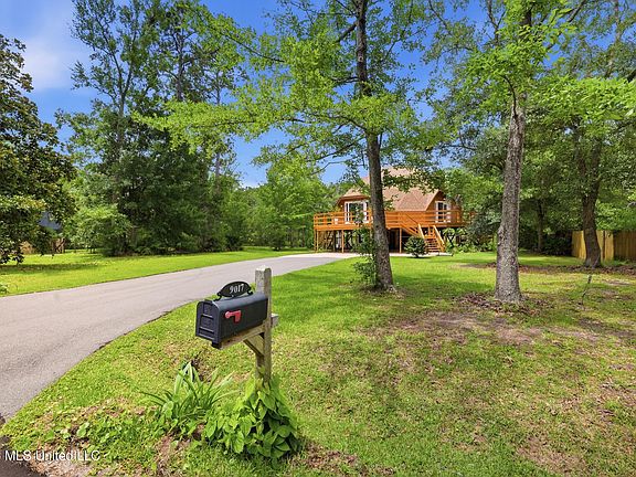 3rd image of 9017 W Simmons Cir