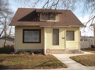 1214 10th St, Aurora, NE 68818