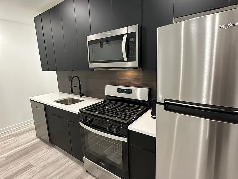 129 S 51st St #1F — Photo 13