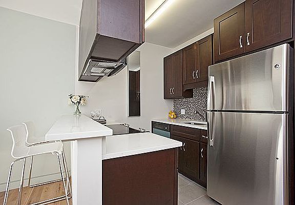 5th image of 158 W 83rd St APT 6E