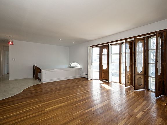 4th image of 19 Knolls Dr