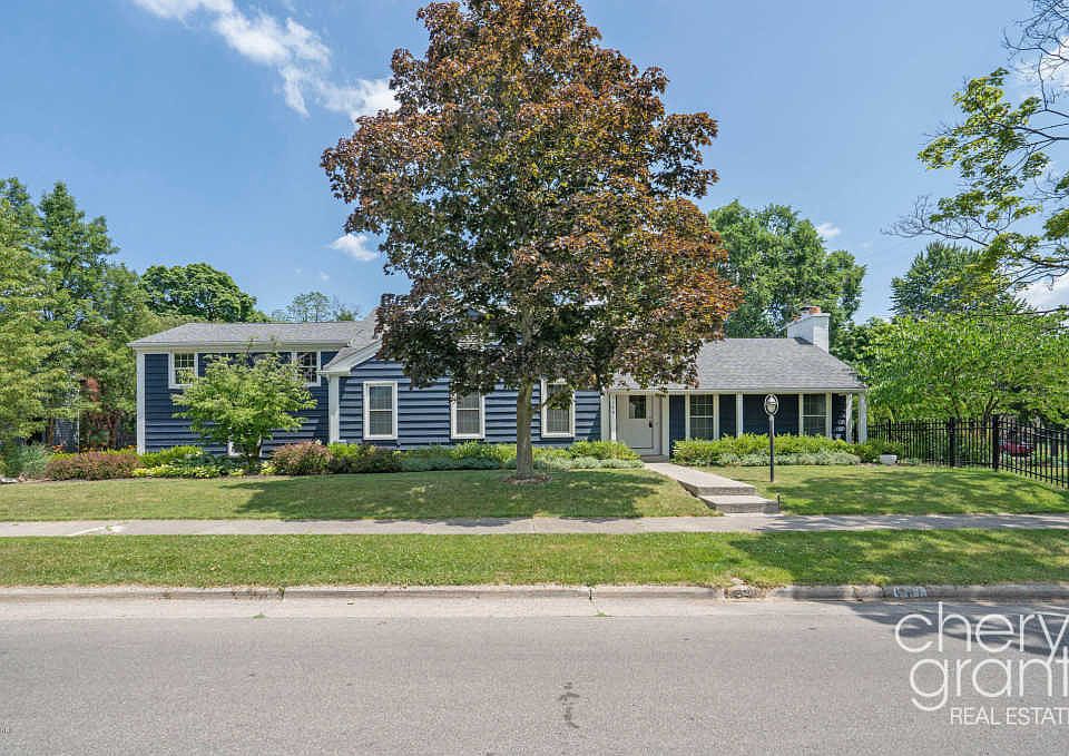 1st image of 1160 Conlon Dr SE