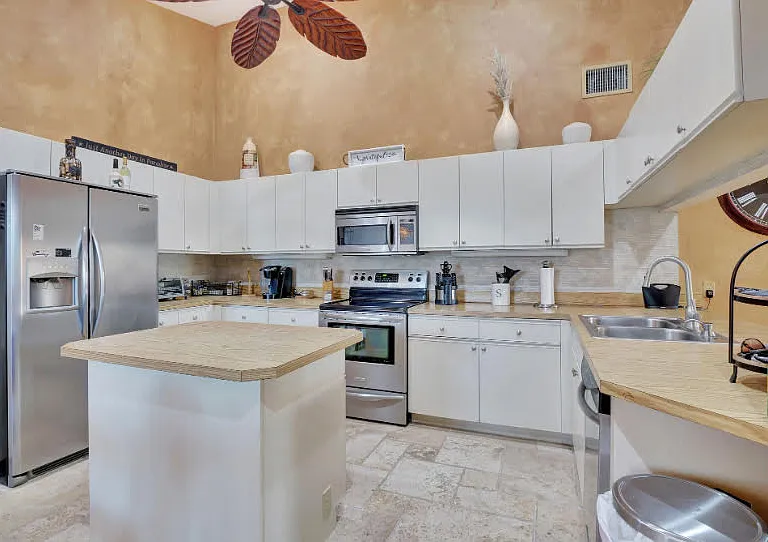 2103 Tama Cir #202 — Photo 3