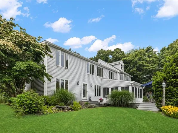 84 North Rd, Saunderstown, RI 02874