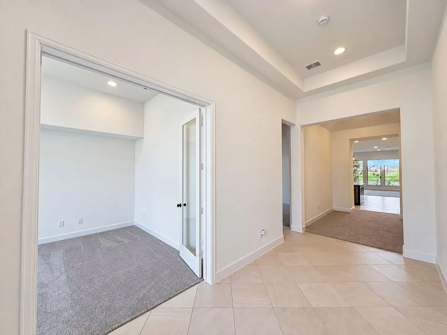 4 bed, 3.0 bath, 2357 sqft, $3,070 — Photo 2