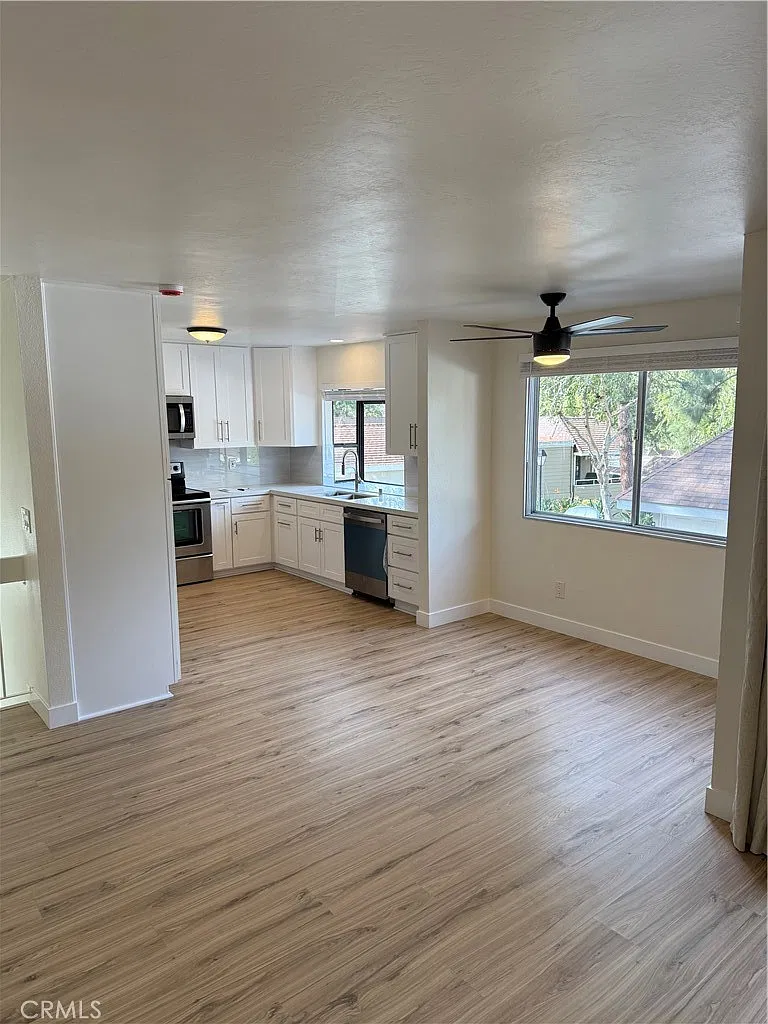 3 bed, 1368 sqft, $4,000 — Photo 2