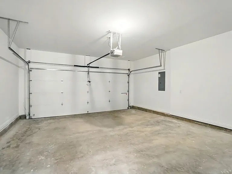 3178 Cobblestone Ln — Photo 32