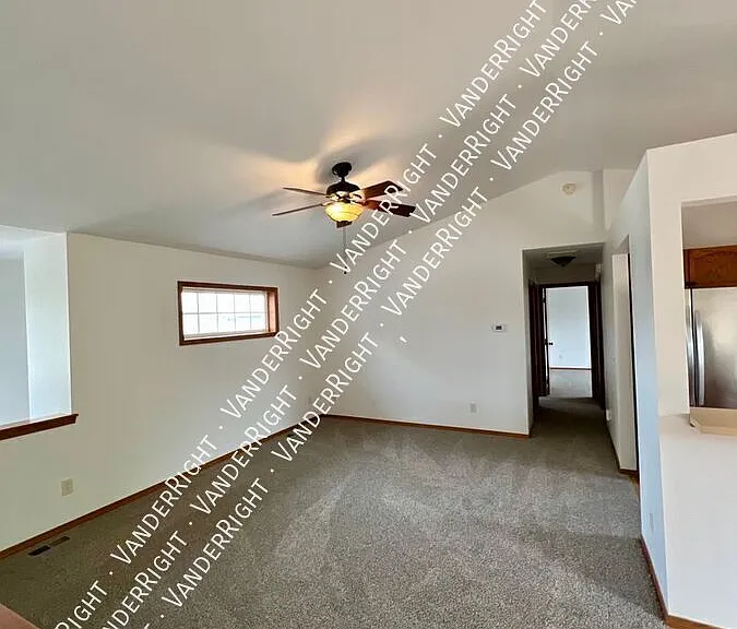 1419 N Conifer Pl — Photo 5