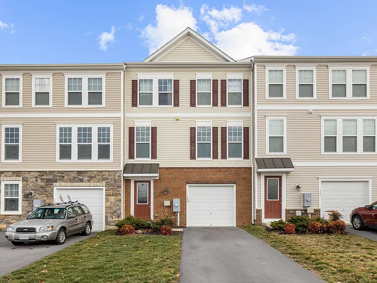 133 Biscane Ct — Photo 1