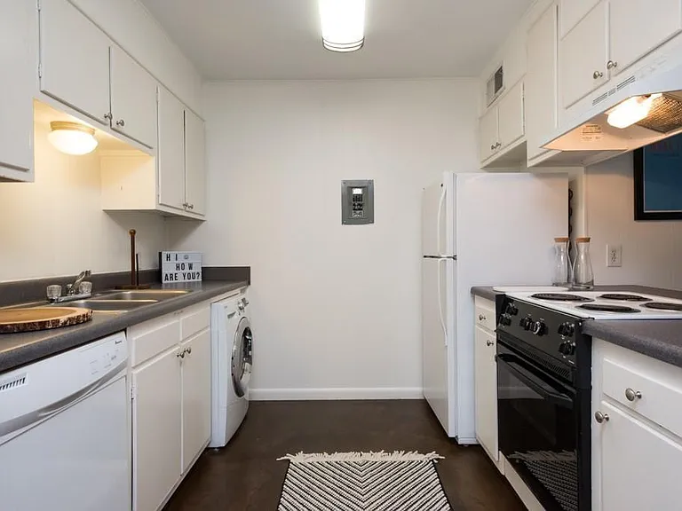 3914 Avenue D #105 — Photo 6