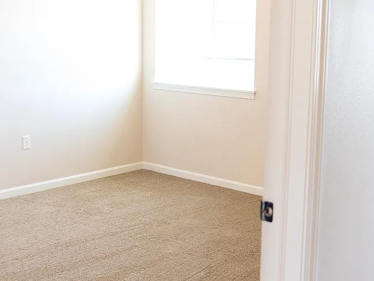 144 Clubhouse Cir #201 — Photo 2
