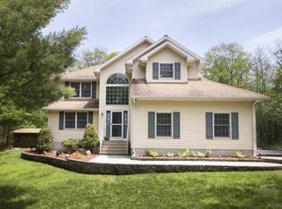 122 Gunstock Ln, Tafton, PA 18464