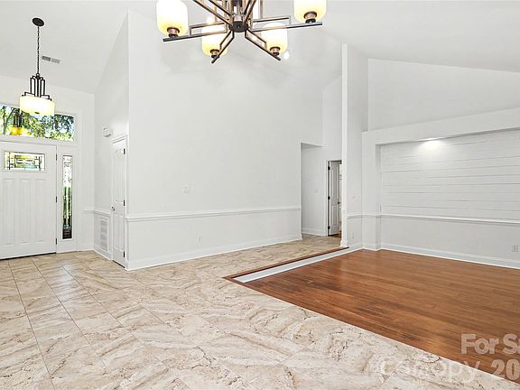 5th image of 9931 Deer Spring Ln