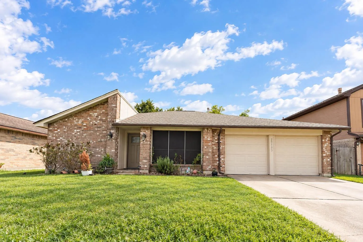3 bed, 2.0 bath, 1775 sqft, $2,000 — Photo 1