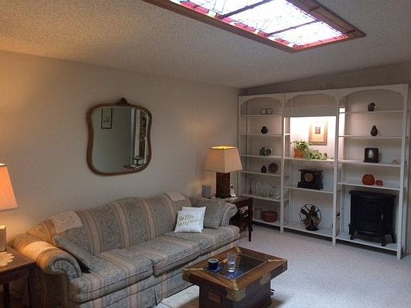 Living rm.