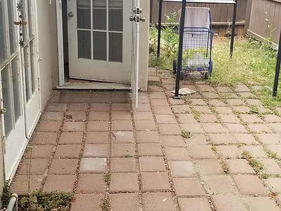 2nd image of 12948 Burbank Blvd