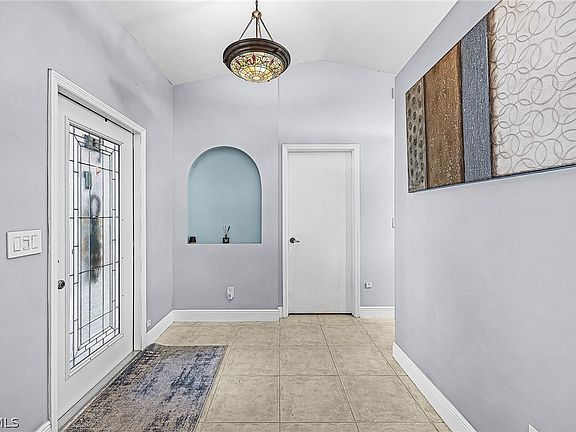 3rd image of 15552 Horseshoe Ln