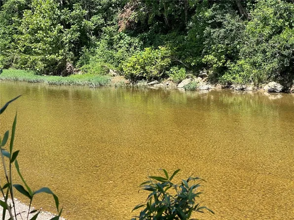 Stoneriver Ln #10, Berryville, AR 72616