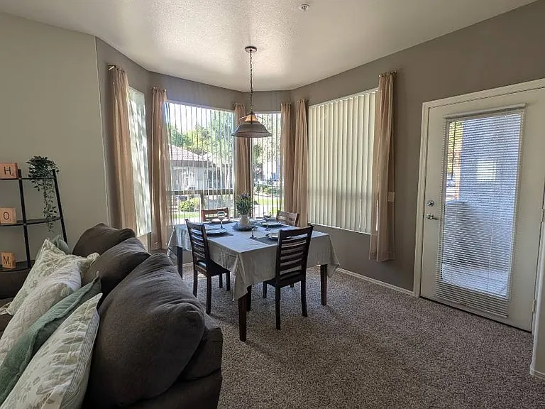 2 bedroom deluxe dining room
