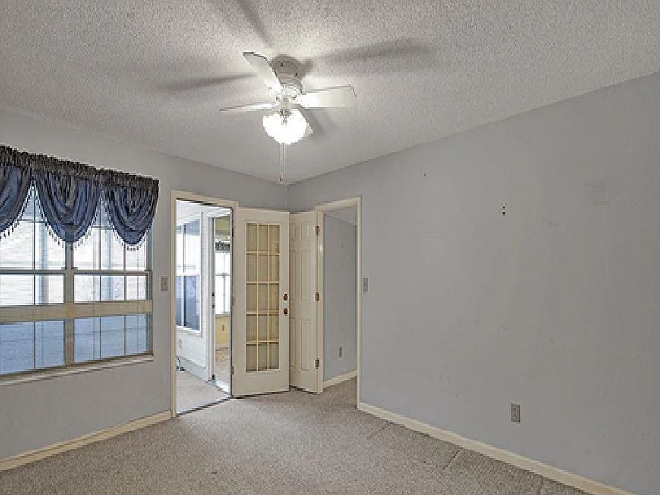 1st image of 1709 Lake Park Cir