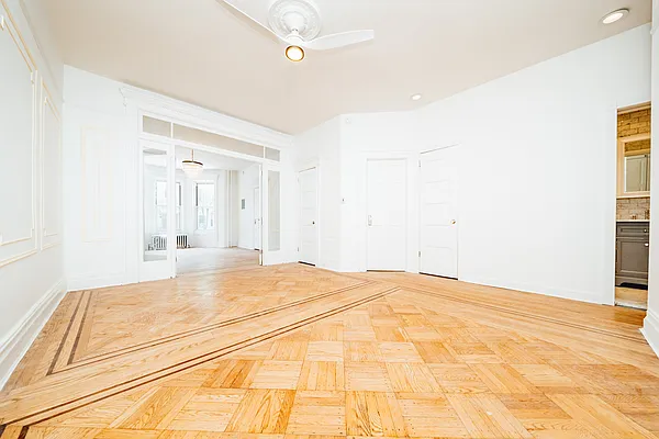 Rented by Voro, LLC | media 18