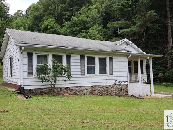 554 Woolwine Hwy, Stuart, VA 24171