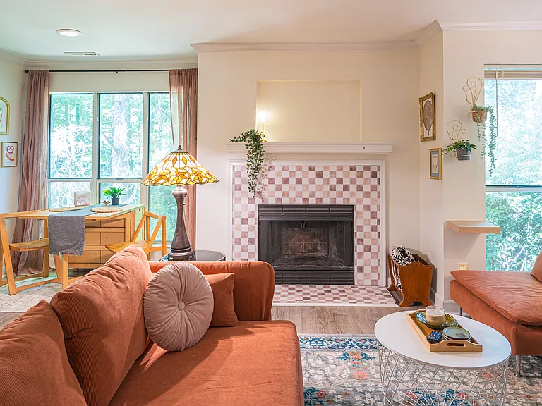 2500 Cranbrook Ln #10 — Photo 4