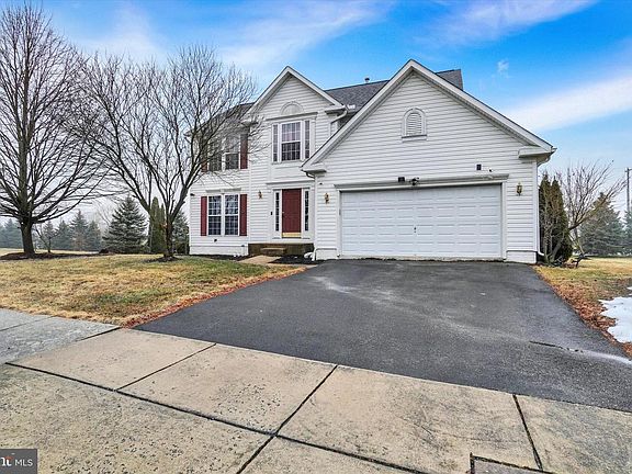2nd image of 1366 Aster Dr