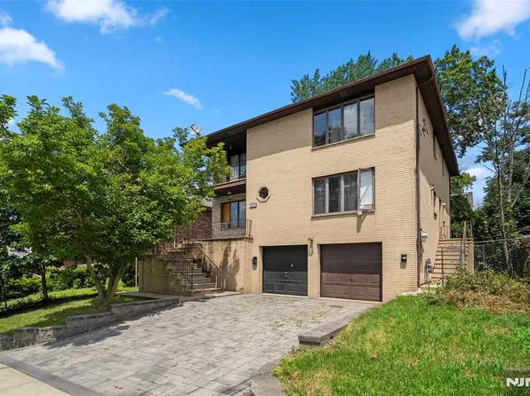 415 Central Blvd, Fort Lee, NJ 07024