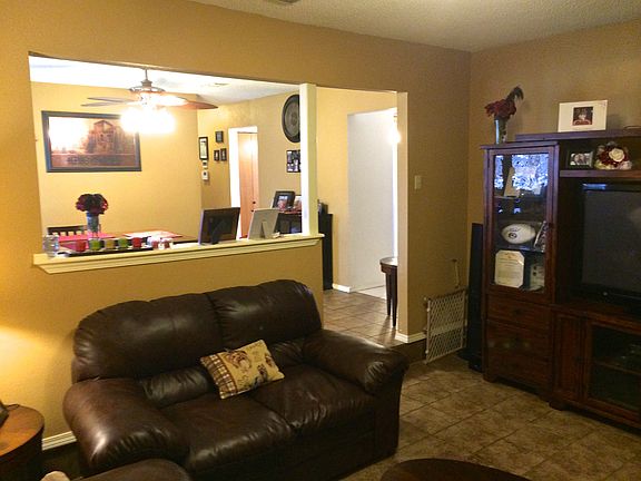 3rd image of 120 Lockwood Dr