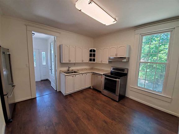 4th image of 215 N Bellevue Blvd #2