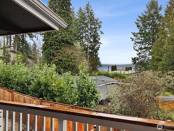 3rd image of 1707 Firgrove Place NW