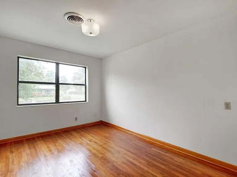 1400 Larkwood Dr — Photo 16