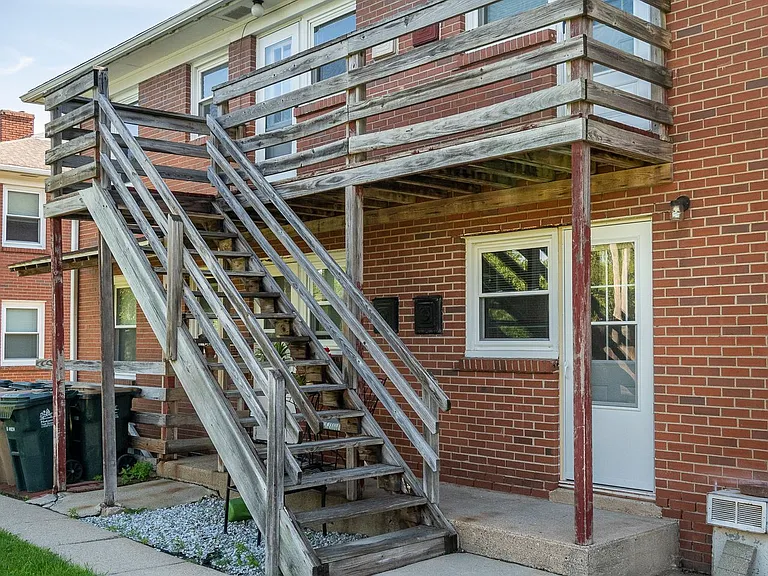 1210 S Midvale Blvd — Photo 18