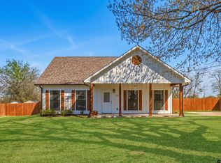 711 Leftwich St, Mount Vernon, TX 75457