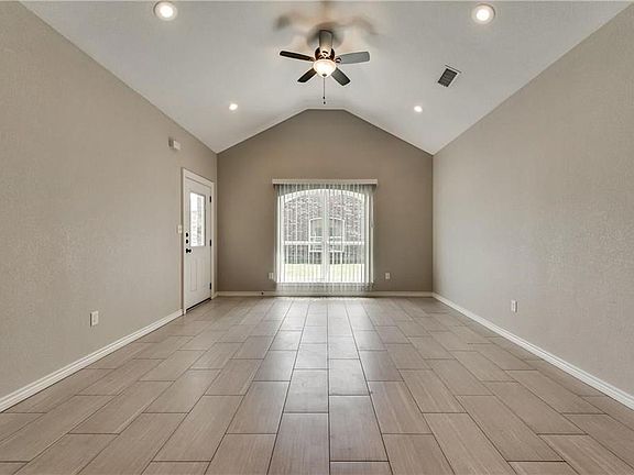 4th image of 6035 Jennings Dr #6037