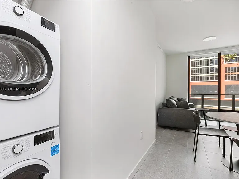 121 NE 5th St #510 — Photo 27