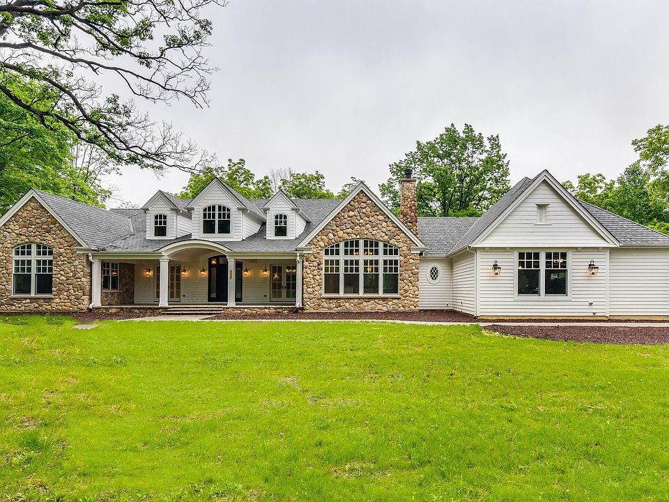 1st image of 23W480 Royal Oak Dr
