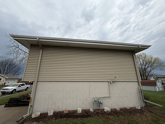 2nd image of 13908 Meadow Ridge Rd
