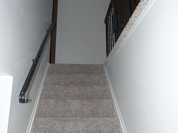 3rd image of 580 Continental Dr APT A