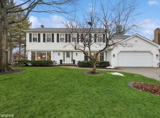 2827 Canterbury Dr, Northbrook, IL
