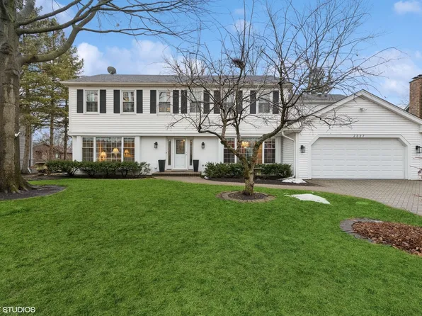 2827 Canterbury Dr, Northbrook, IL 60062