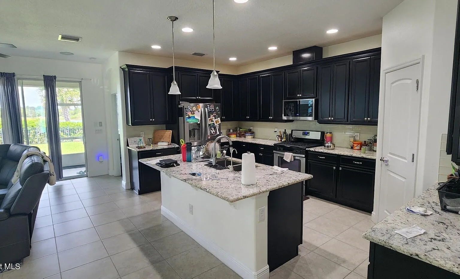 4 bed, 2.0 bath, 1926 sqft, $3,500 — Photo 2