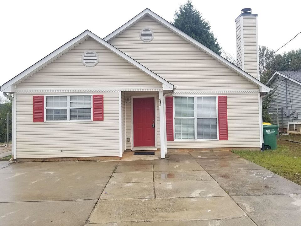 1st image of 686 Morrow Rd