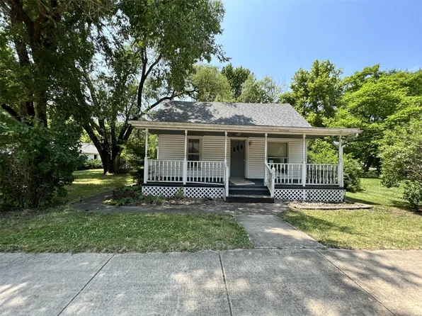 304 Cundiff St, Coffeen, IL 62017