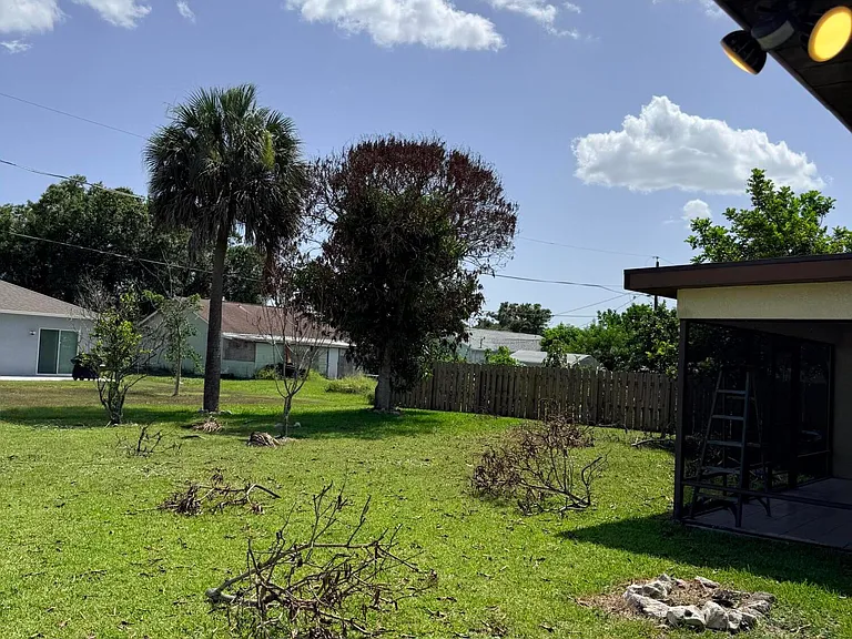 508 NW Azalea Ave — Photo 11