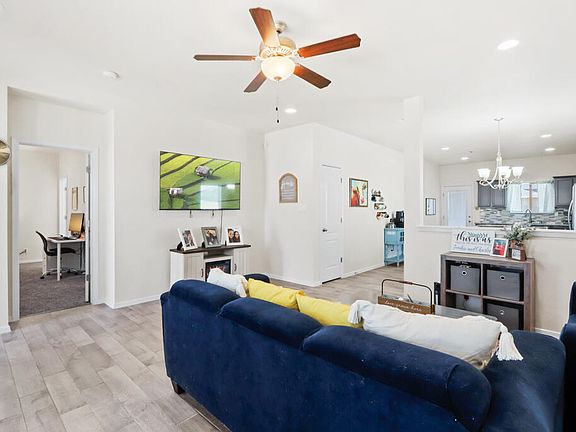 4th image of 4829 Mark Avizo St